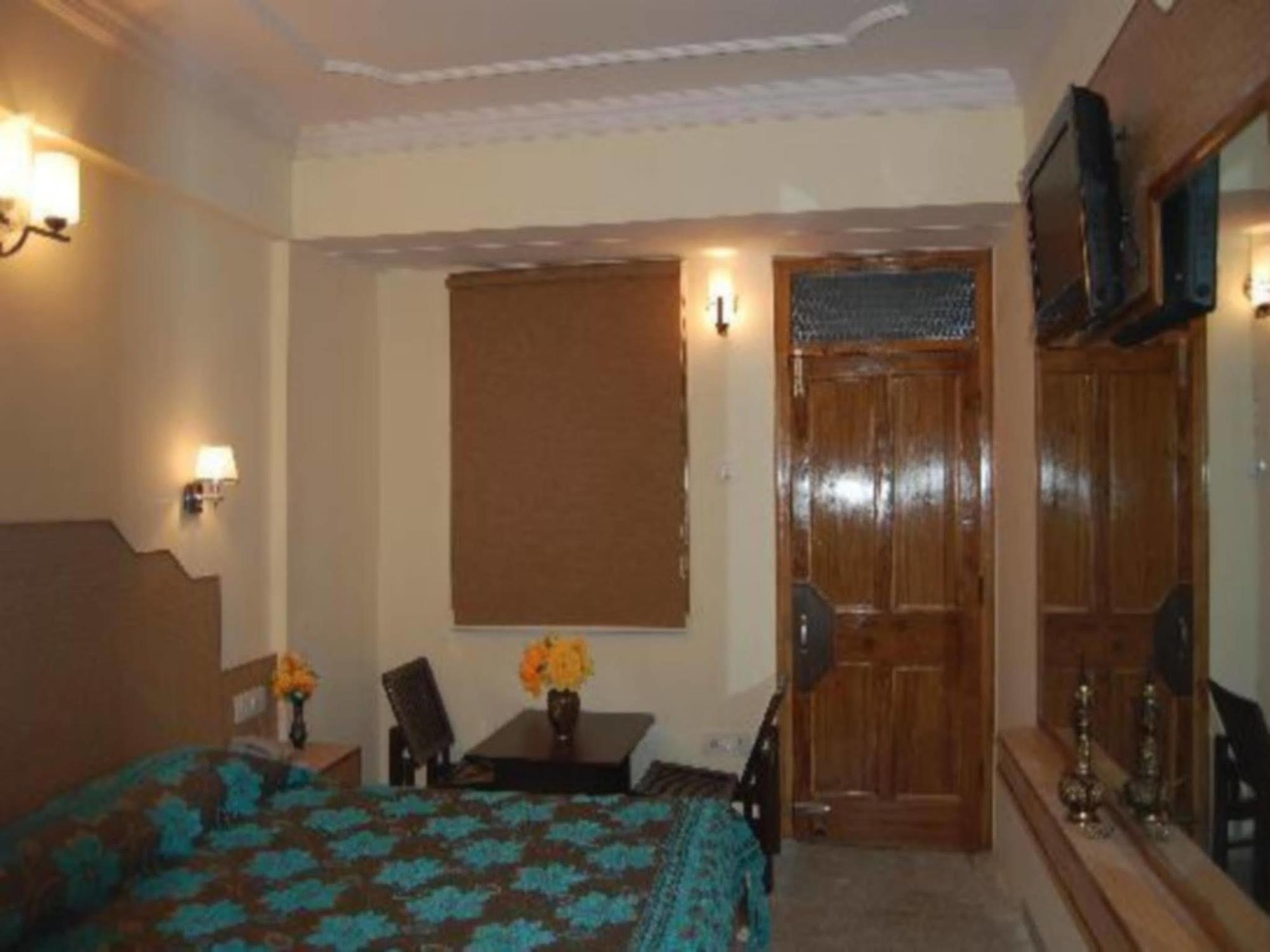 Hotel Prestige Shimla Luaran gambar
